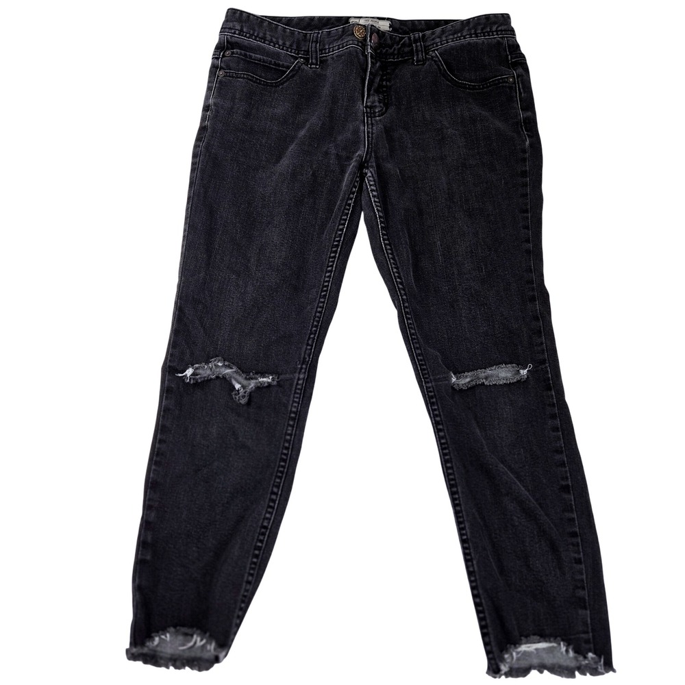 Free People Distressed Black Wash Denim Jeans Ripped Knee Ankle 29x25 Crop 2000s